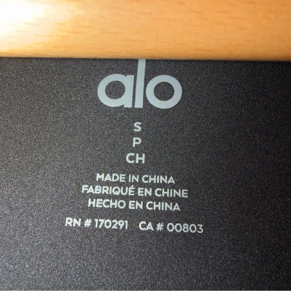 Alo Latitude Light Weight 1/2 Zip Pullover Jacket - Picture 5 of 12